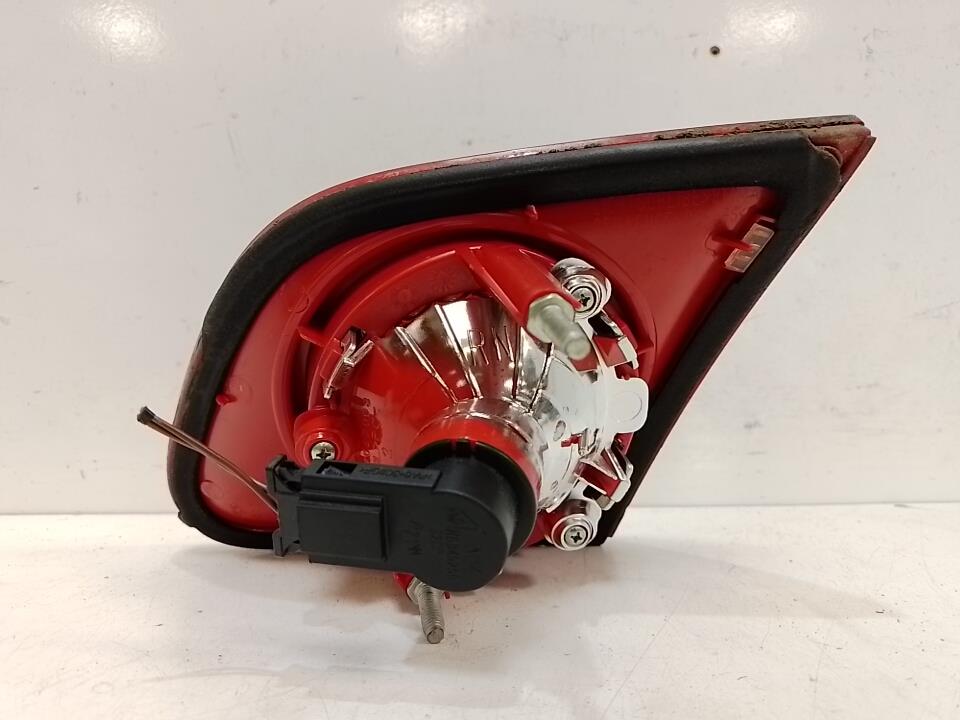 Feu arriere secondaire gauche (feux) VOLKSWAGEN PASSAT 5 Diesel - 1