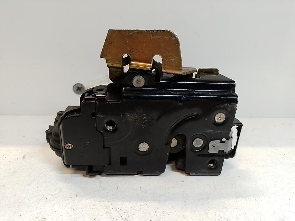 Serrure arriere droit AUDI A6 2 AVANT PHASE 1 BREAK Diesel - 1