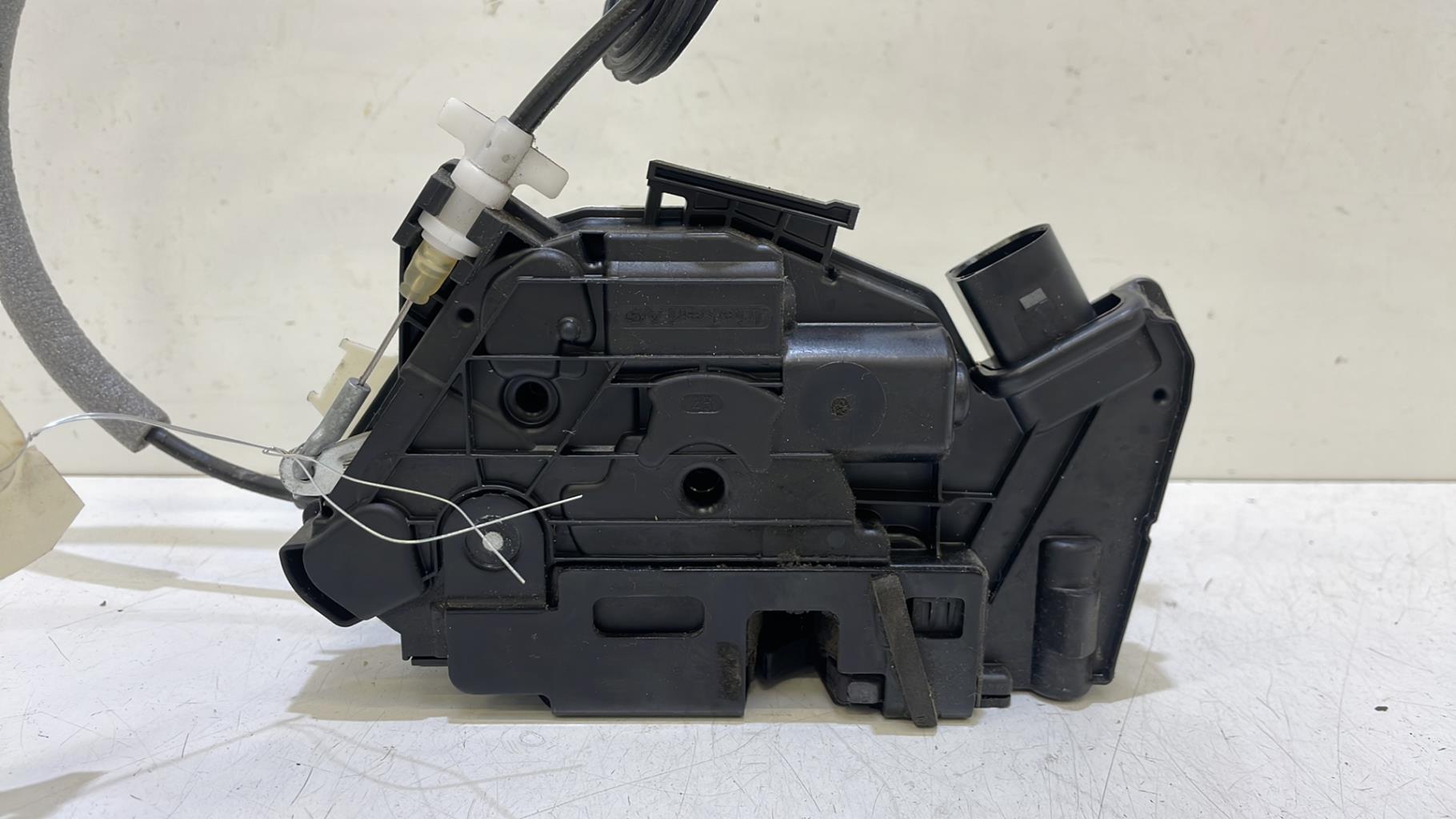 Serrure avant droit SKODA FABIA 2 PHASE 2 Essence - 1