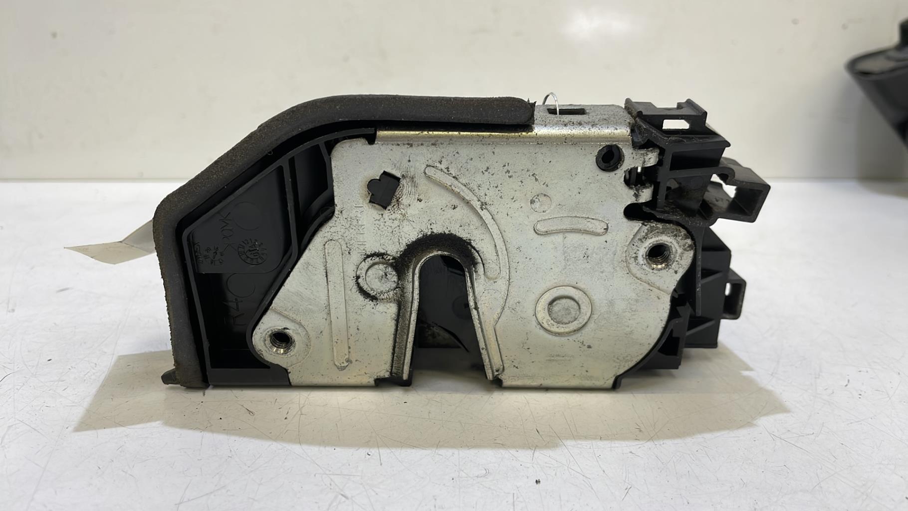 Serrure avant droit BMW X3 E83 PHASE 1 Diesel - 1