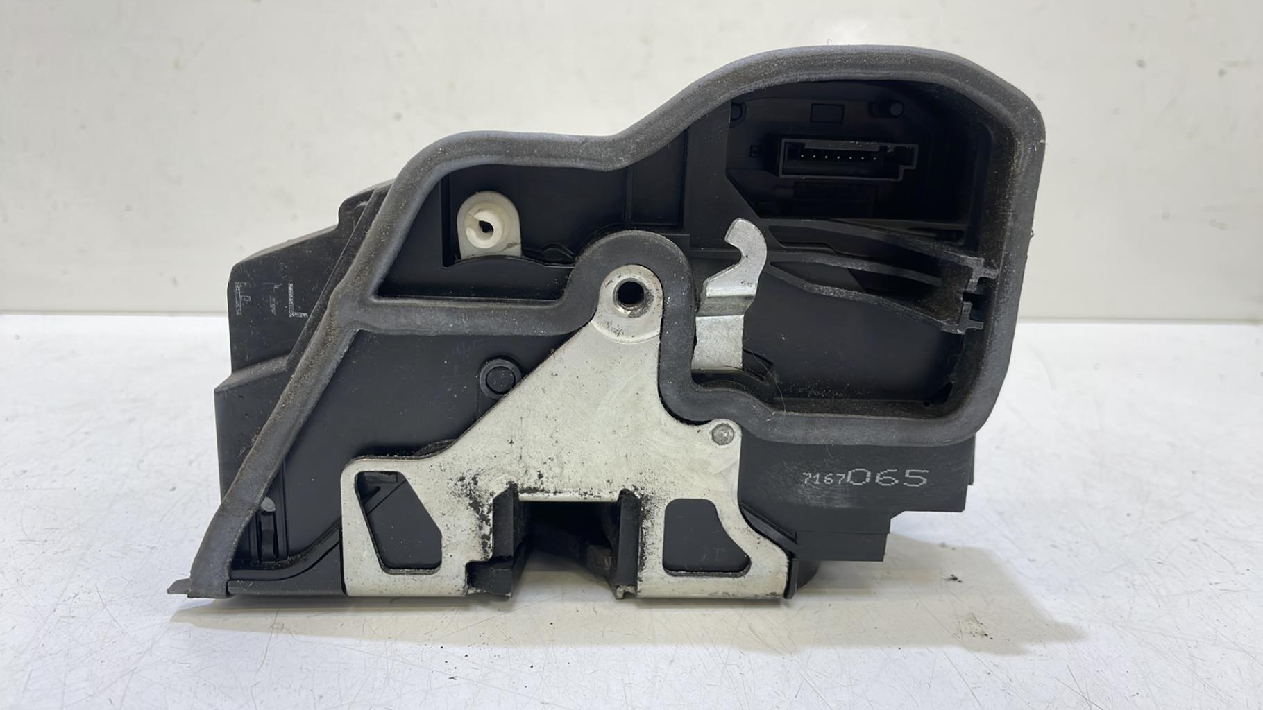 Serrure avant gauche BMW X3 E83 PHASE 1 Diesel - 1