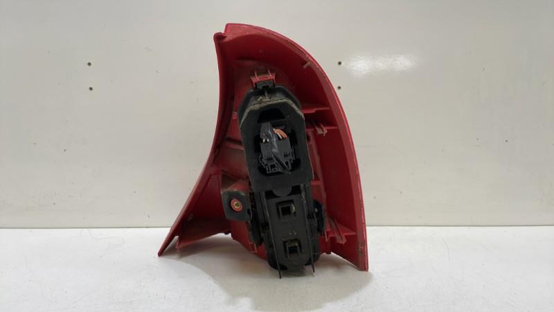 Feu arriere principal gauche (feux) RENAULT CLIO 2 PHASE 1 Essence - 1