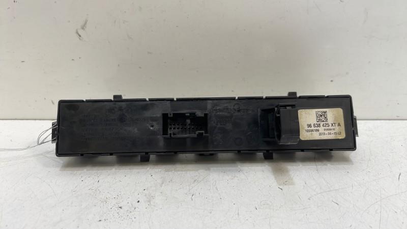 Bouton de warning PEUGEOT 3008 1 PHASE 1 Diesel - 1