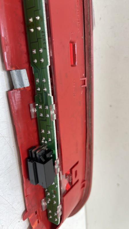 Feu arriere stop central VOLKSWAGEN GOLF 5 Diesel - 1