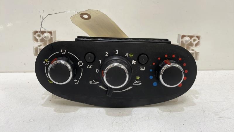 Commande chauffage DACIA SANDERO 2 PHASE 1 Essence - 1