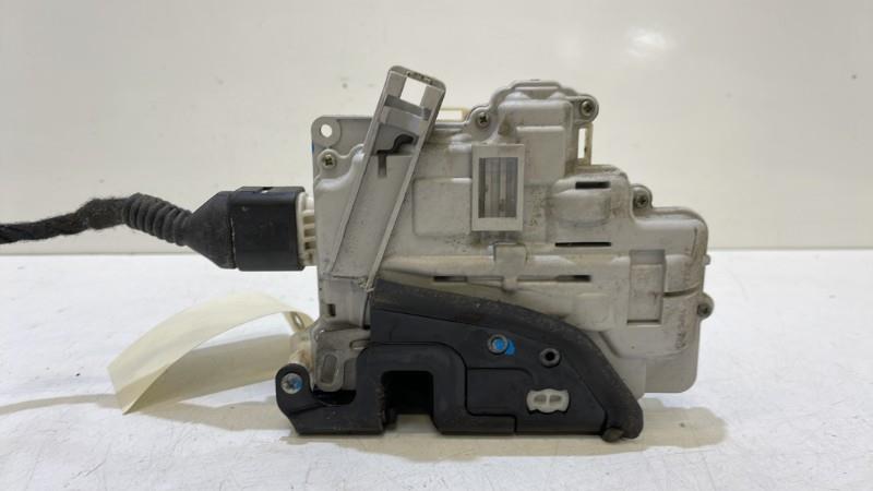 Serrure avant droit AUDI A4 2 AVANT PHASE 2 BREAK Diesel - 1