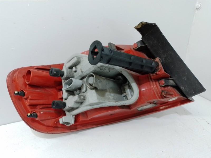Feu arriere principal droit (feux) AUDI A4 3 AVANT PHASE 1 BREAK Diesel - 1