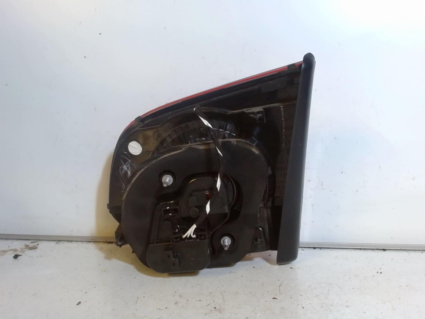 Feu arriere secondaire gauche (feux) VOLKSWAGEN GOLF 6 Diesel - 1