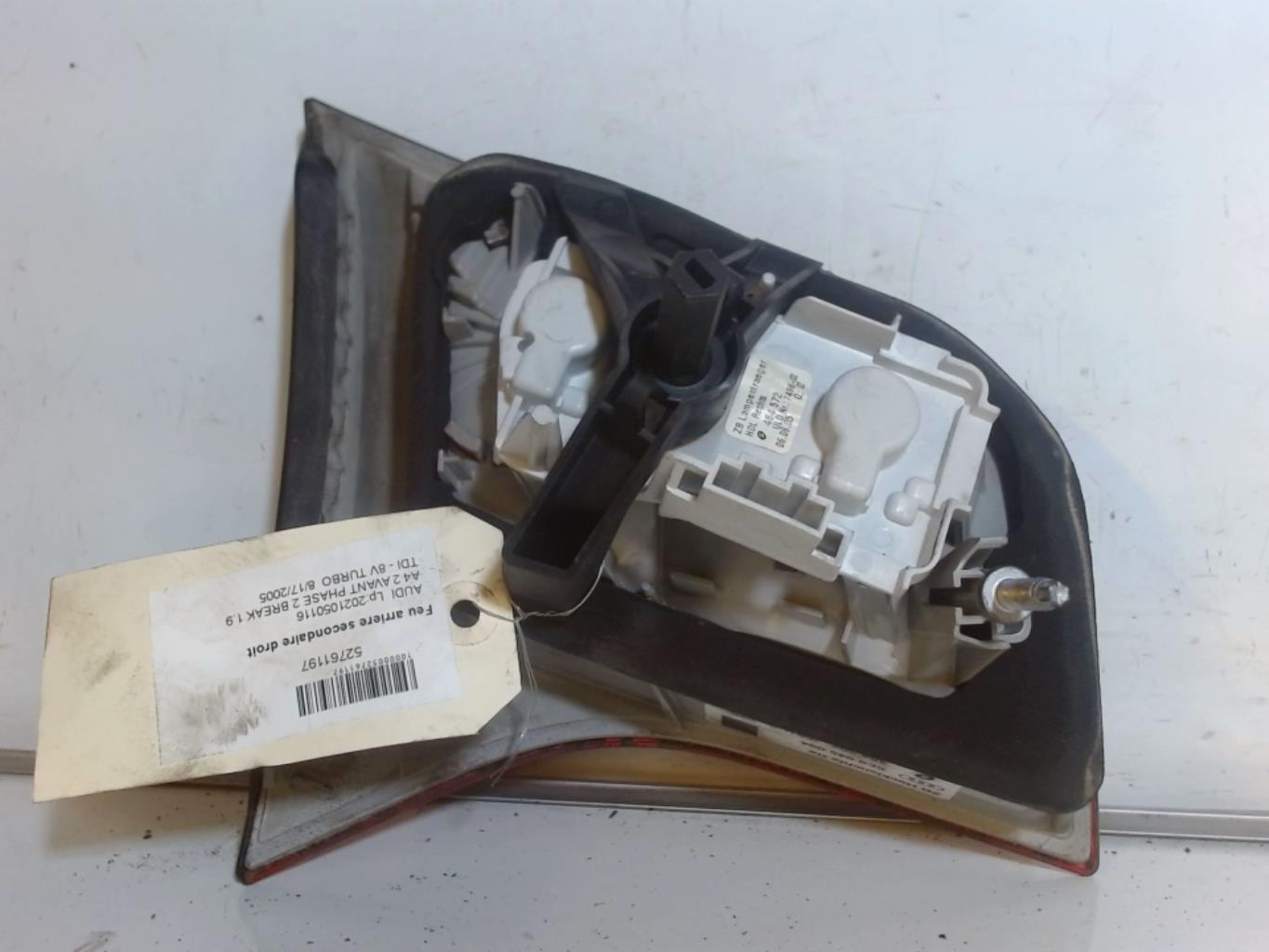 Feu arriere secondaire droit (feux) AUDI A4 2 AVANT PHASE 2 BREAK Diesel - 1