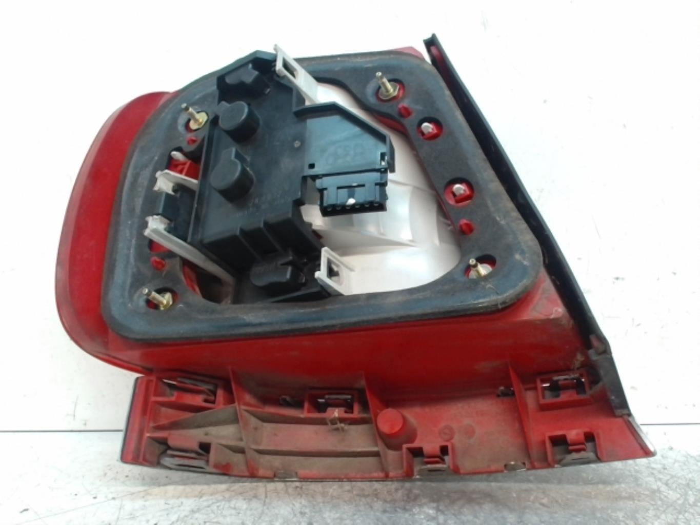 Fanale posteriore principale destro (luci) AUDI A4 1 PHASE 2 Diésel - 1