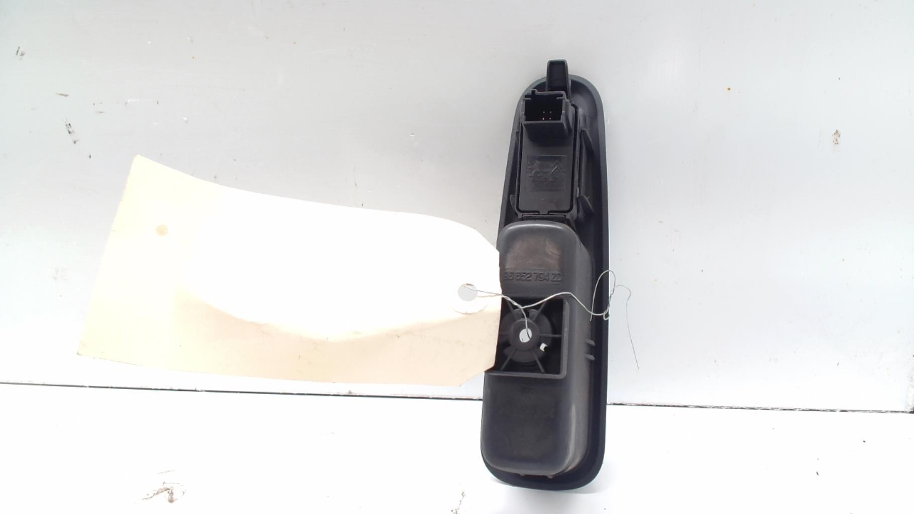 Interruttore lavacristalli posteriore sinistro PEUGEOT 3008 1 PHASE 1 Diésel - 1