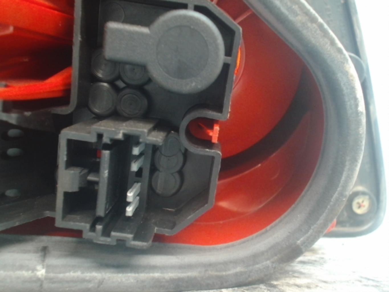 Feu arriere secondaire droit (feux) RENAULT VEL SATIS PHASE 1 Diesel - 1