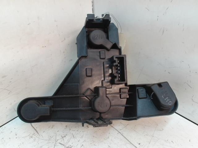 Base portalampade fanale posteriore sinistro TOYOTA COROLLA 10 PHASE 1 Diésel - 1