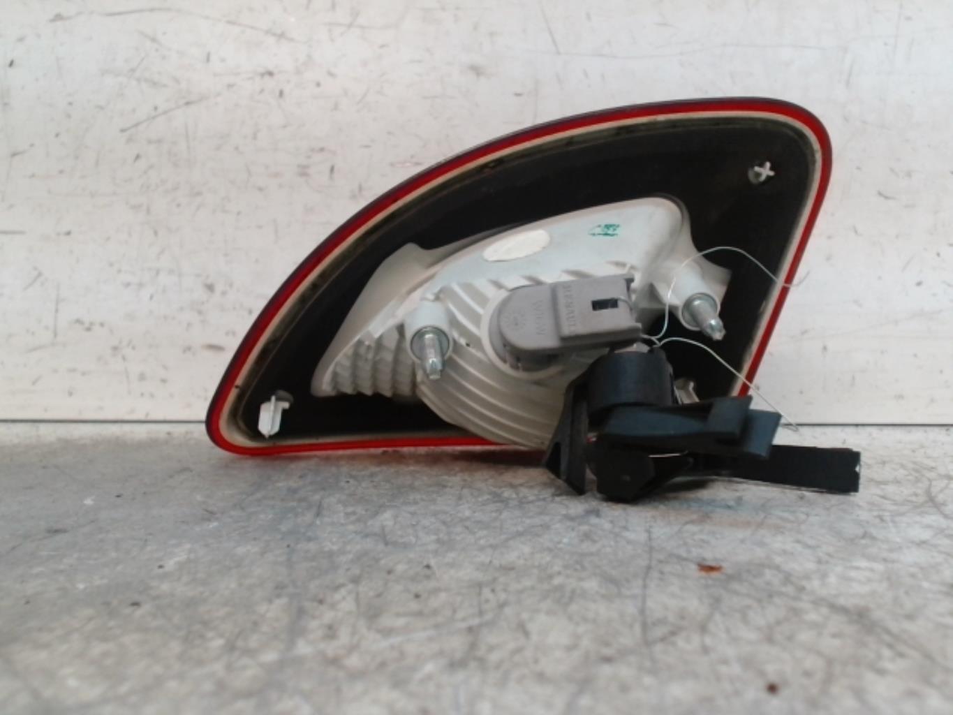 Feu arriere secondaire droit (feux) RENAULT TWINGO 2 PHASE 2 Diesel - 1