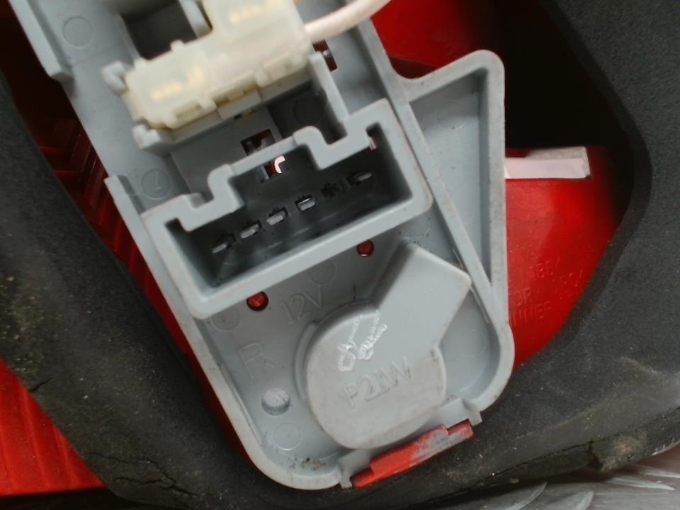 Fanale posteriore principale destro (luci) TOYOTA YARIS 2 PHASE 1 Gasolina - 1