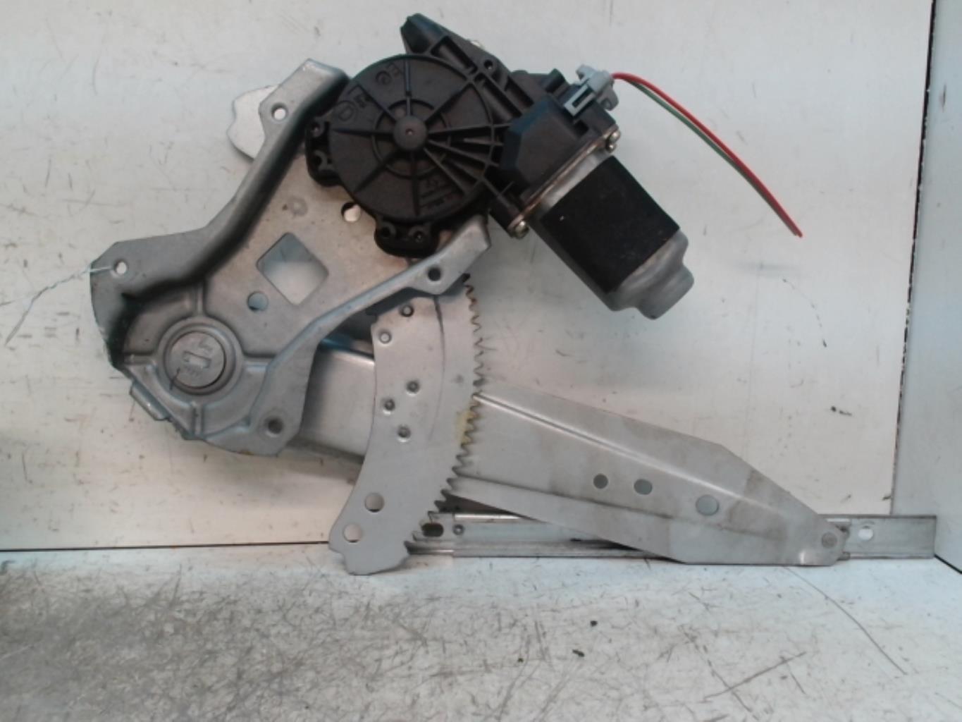 Alzacristalli elettrico posteriore sinistro NISSAN NOTE 1 PHASE 1 Diésel - 1
