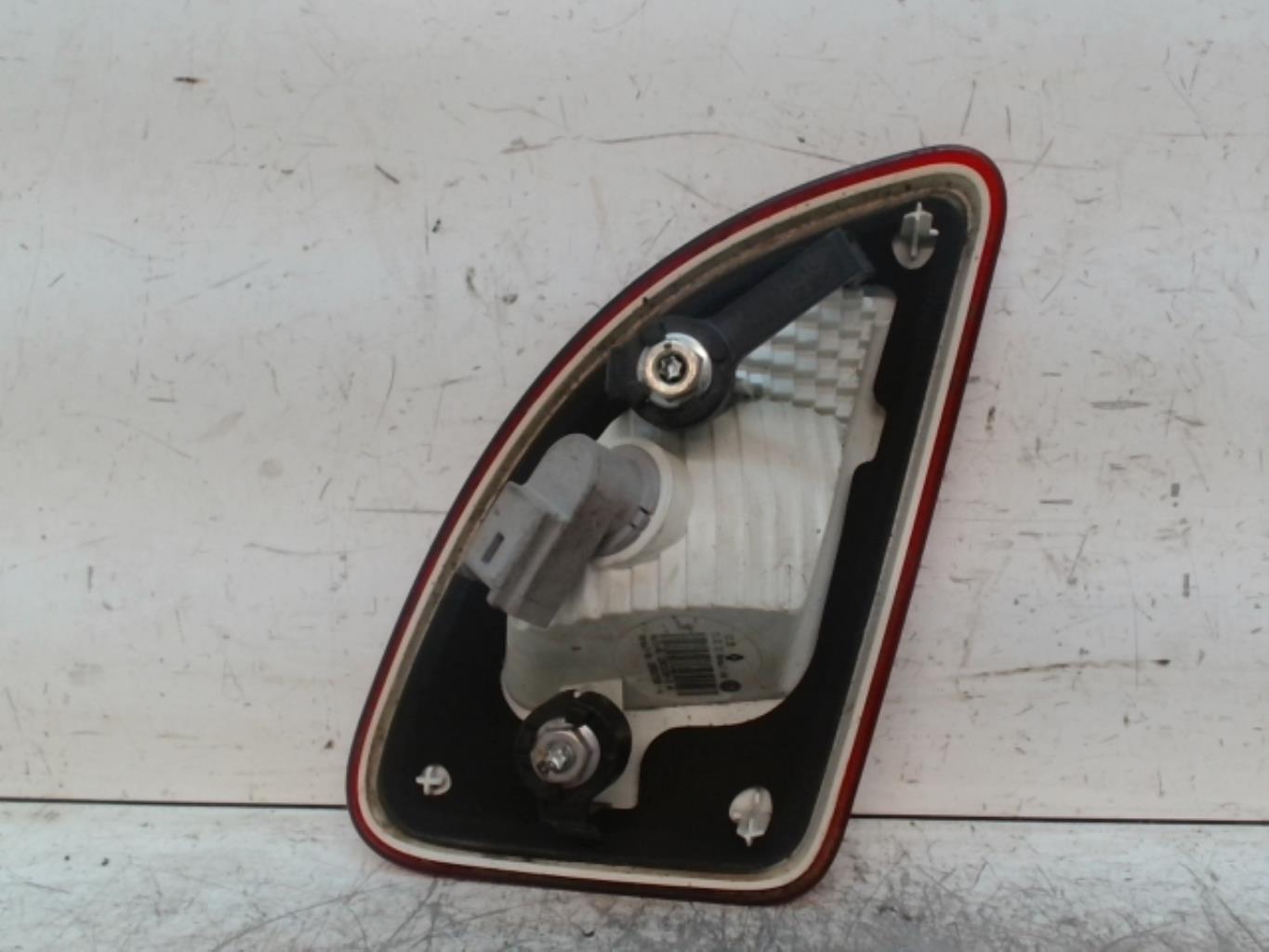 Feu arriere secondaire gauche (feux) RENAULT TWINGO 2 PHASE 2 Essence - 1