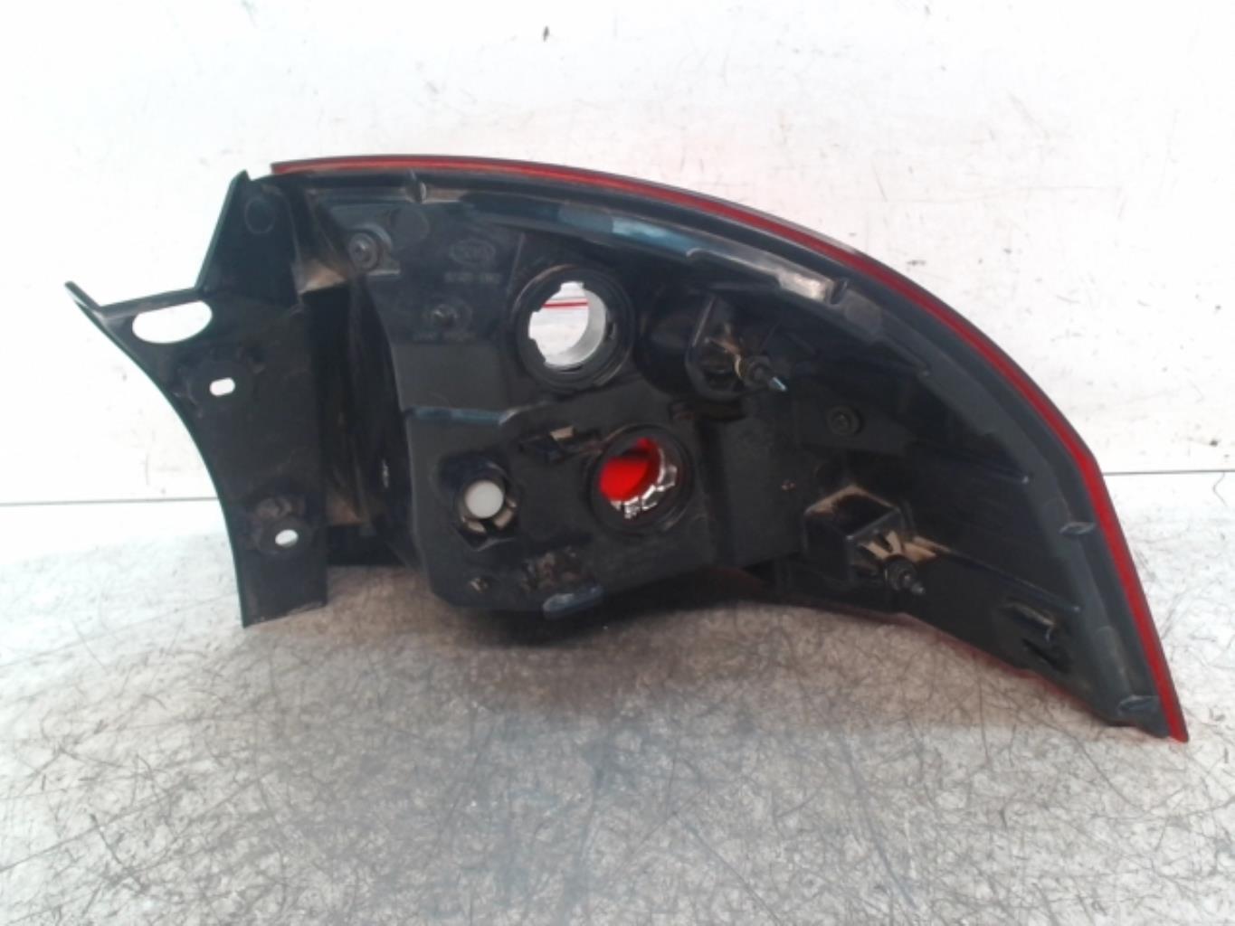 Fanale posteriore principale sinistro (luci) KIA RIO 3 PHASE 1 Diésel - 1