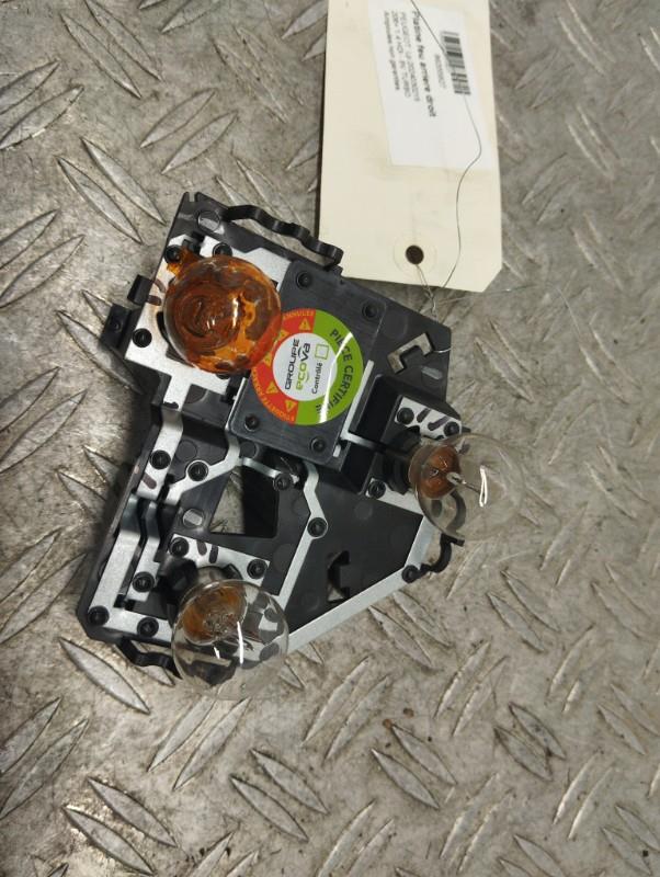 Base portalampade fanale posteriore destro PEUGEOT 206+ Diésel - 1