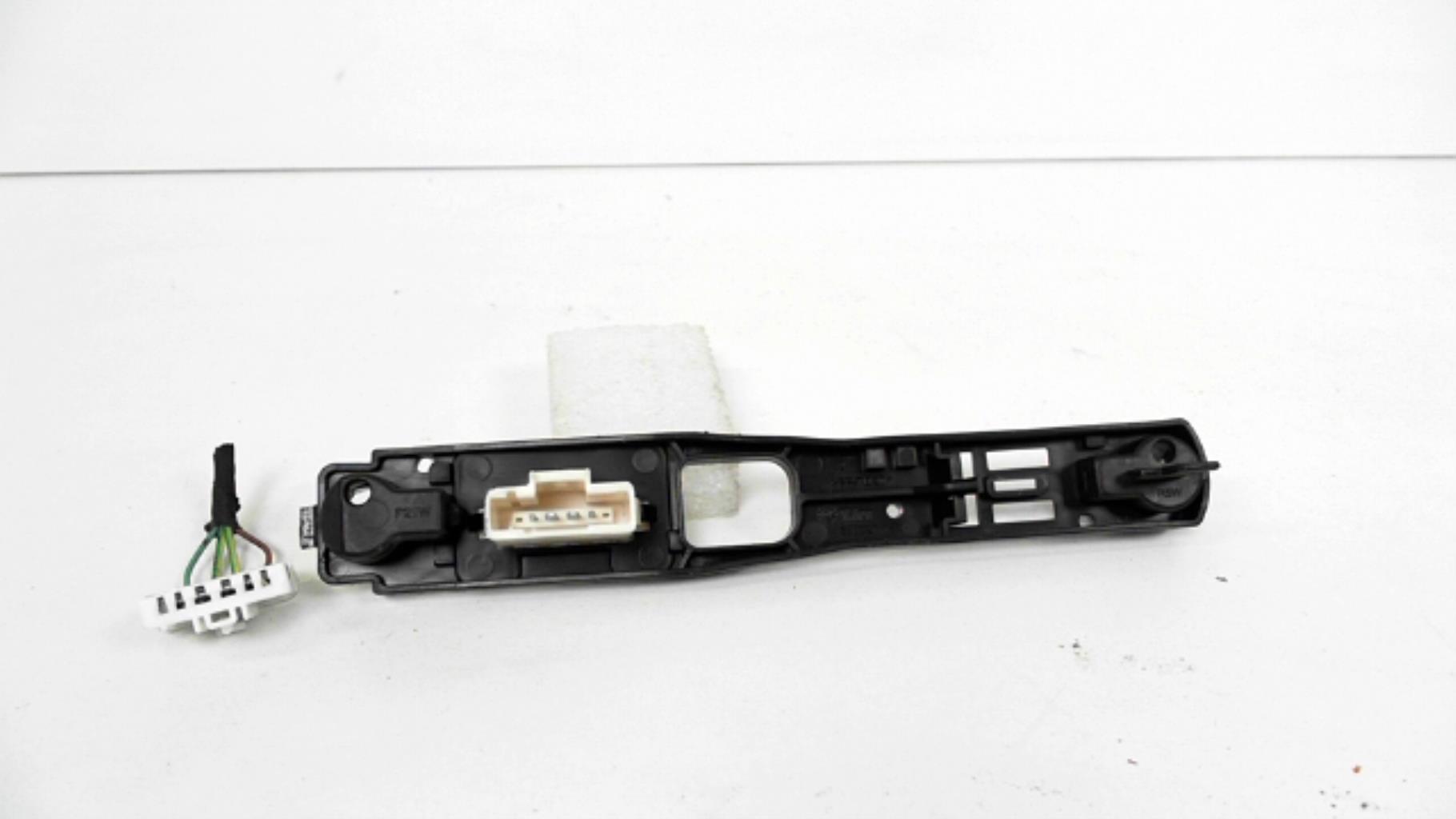 Base portalampade fanale posteriore sinistro CITROEN C5 1 PHASE 2 Diésel - 1