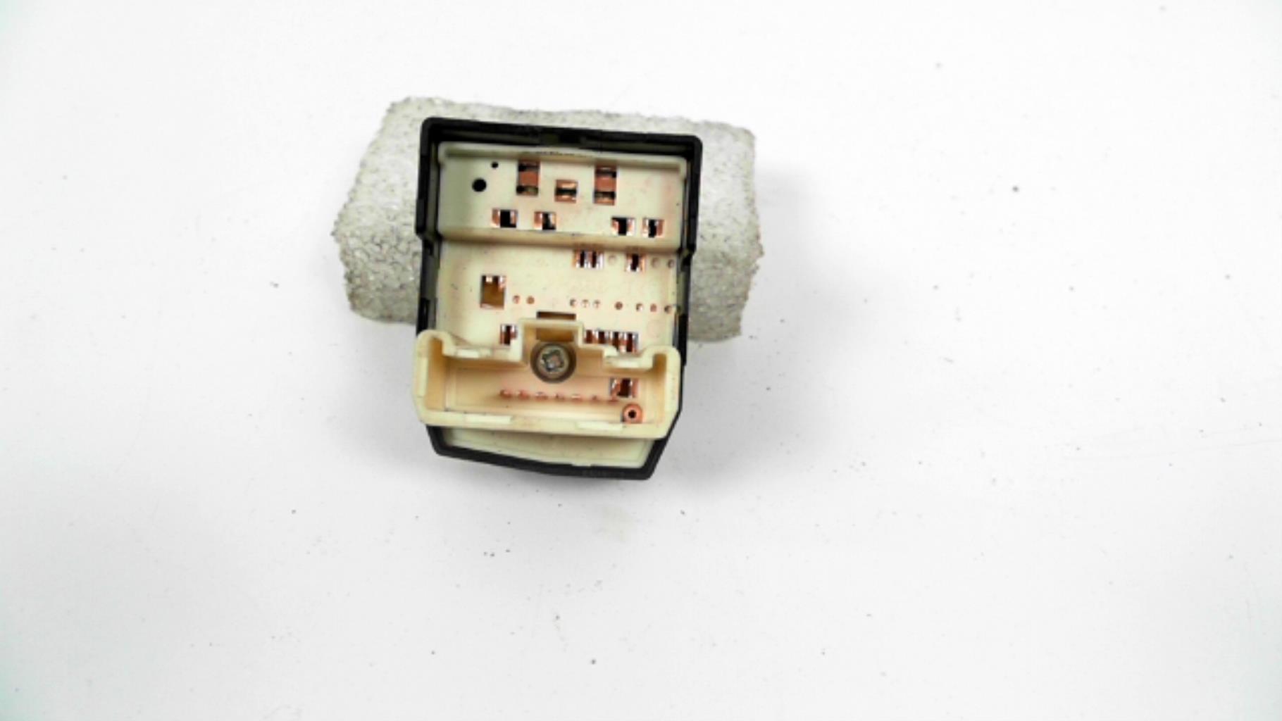 Commande retroviseurs TOYOTA YARIS 2 PHASE 1 Diesel - 1