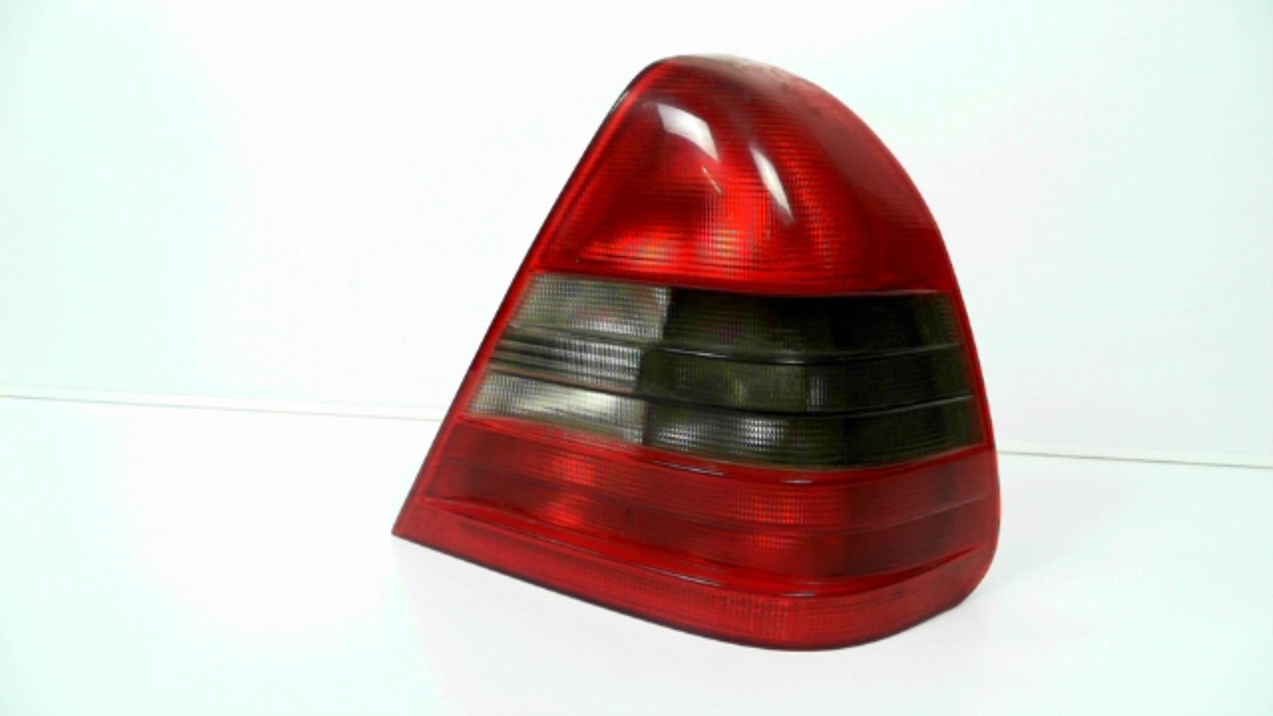 Fanale posteriore principale destro (luci) MERCEDES CLASSE C 202 PHASE 1 Diésel - 1