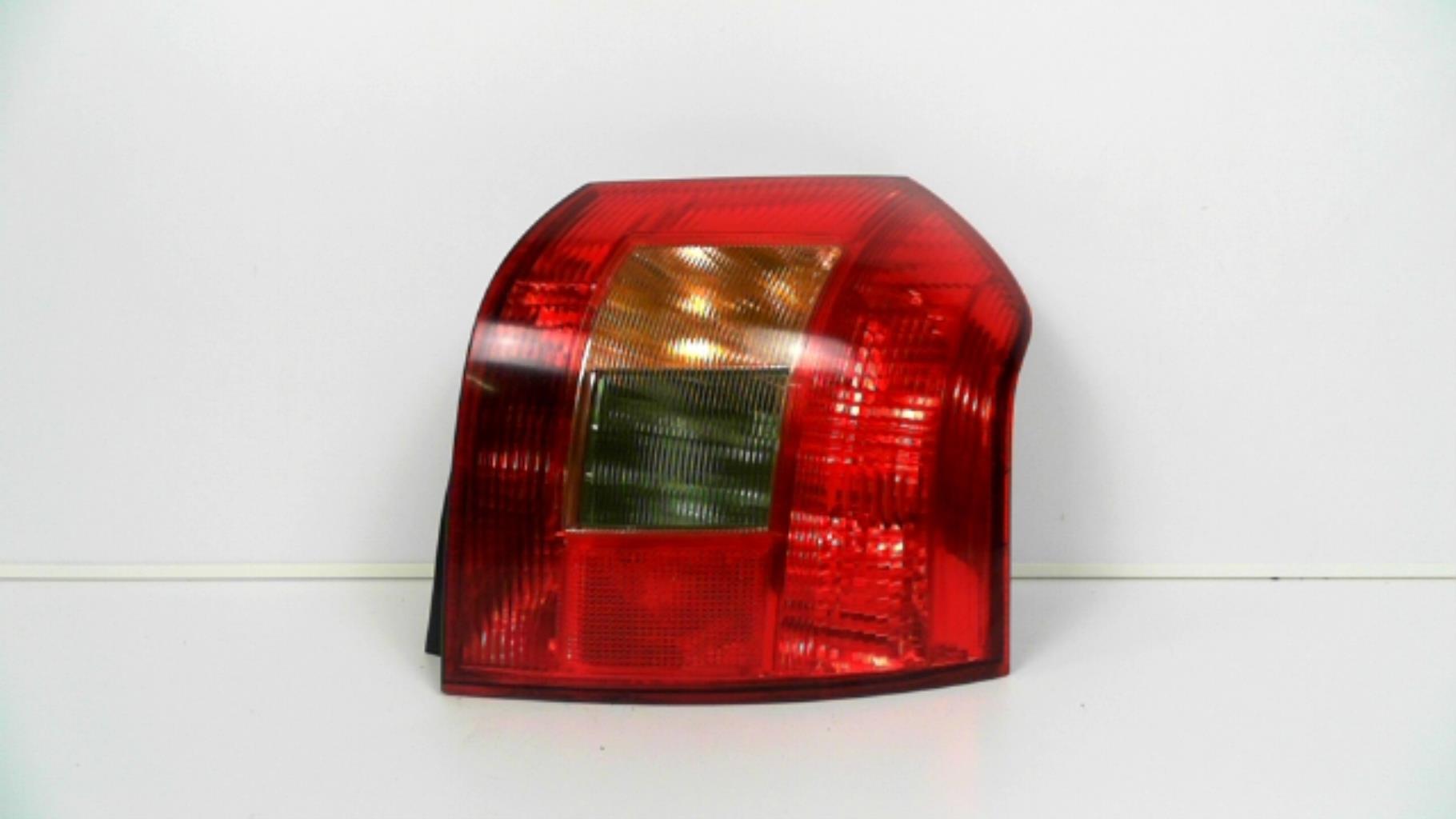 Fanale posteriore principale destro (luci) TOYOTA COROLLA 10 PHASE 1 Diésel - 1
