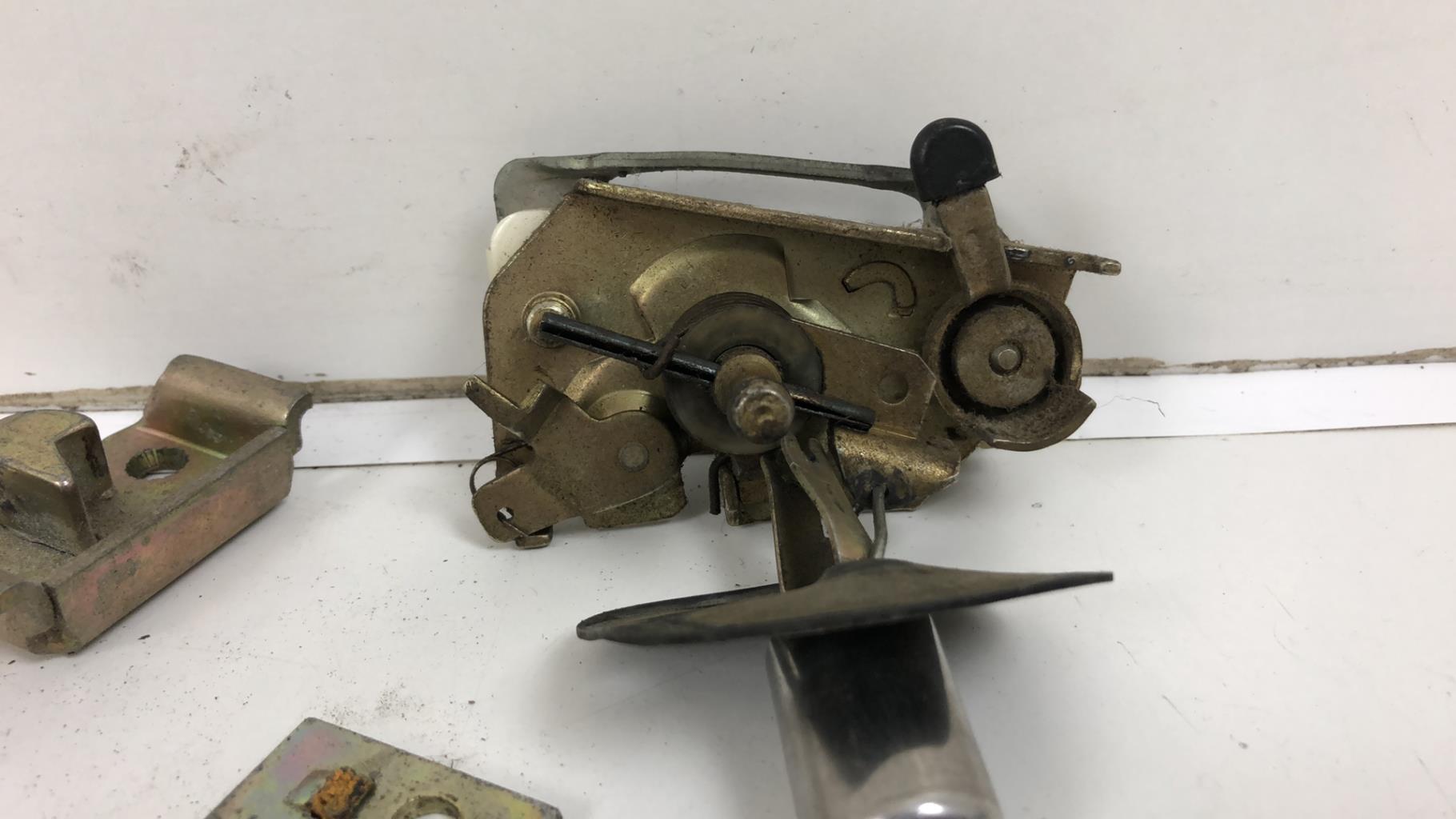 Chiusura non centralizzata posteriore destra RENAULT R4 Gasolina - 1