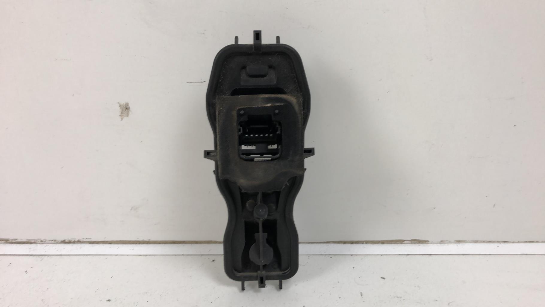 Base portalampade fanale posteriore sinistro RENAULT GRAND SCENIC 2 PHASE 2 Diésel - 1