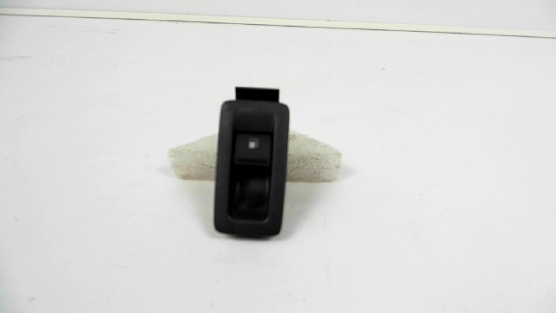 Attuatore chiavistello sportello carburante VOLKSWAGEN GOLF PLUS PHASE 1 Diésel - 1