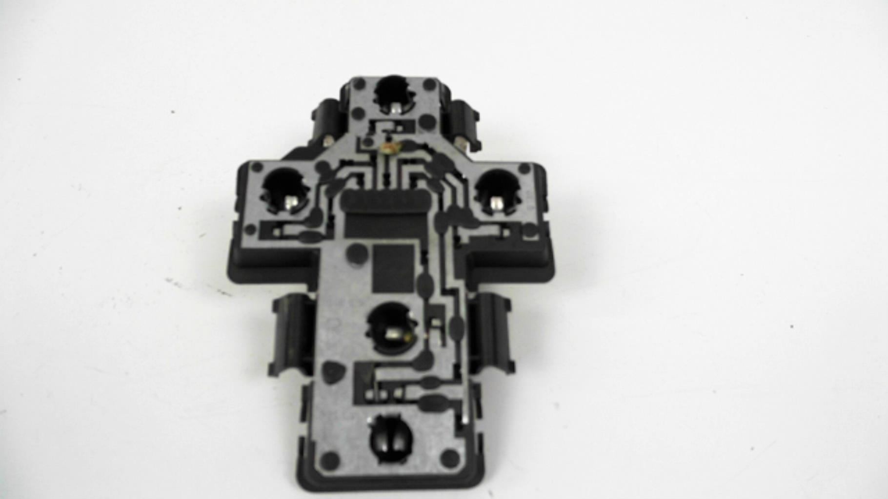 Base portalampade fanale posteriore destro SKODA FELICIA PHASE 2 BREAK Gasolina - 1