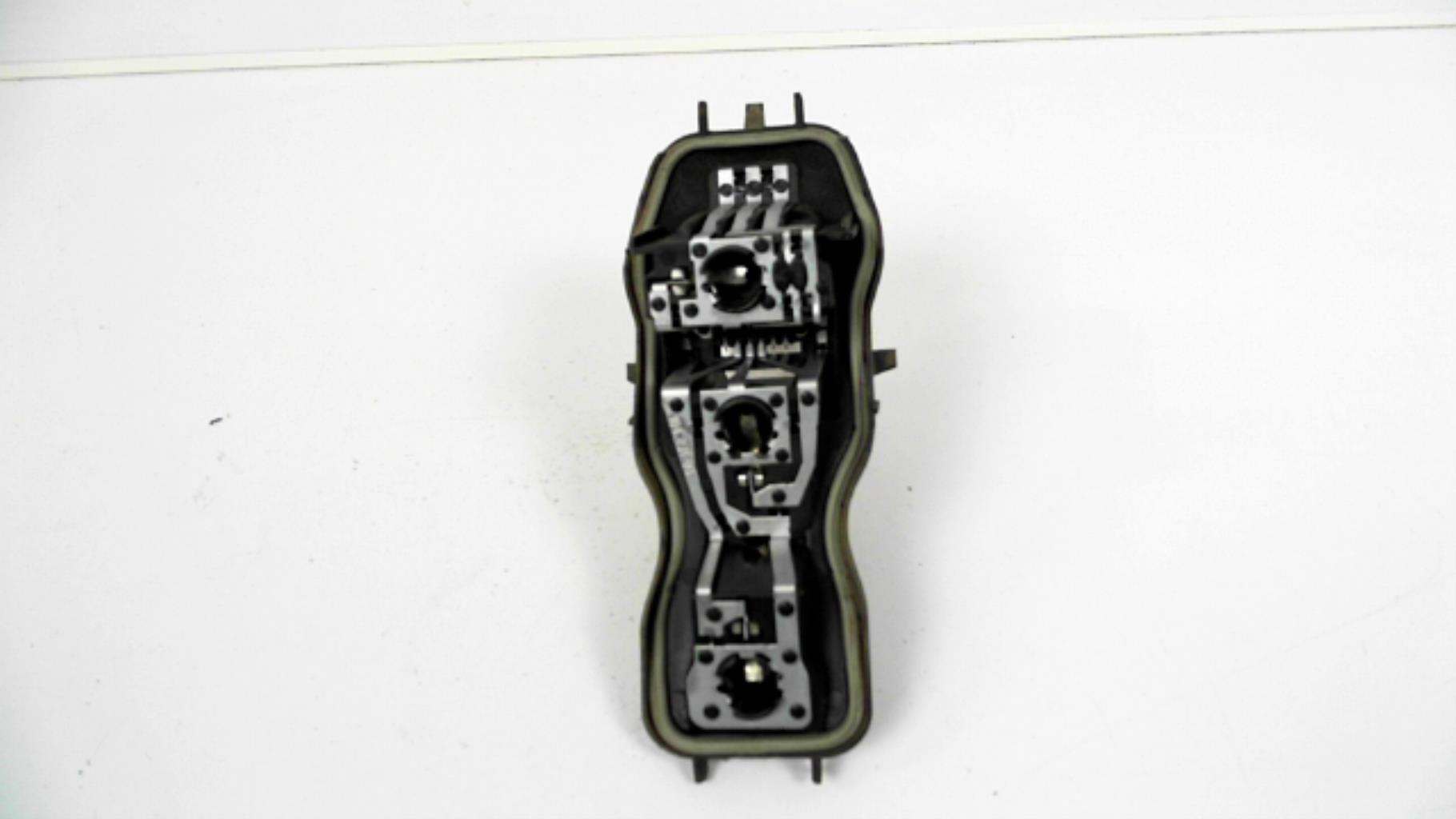 Base portalampade fanale posteriore destro RENAULT SCENIC 2 PHASE 2 Diésel - 1