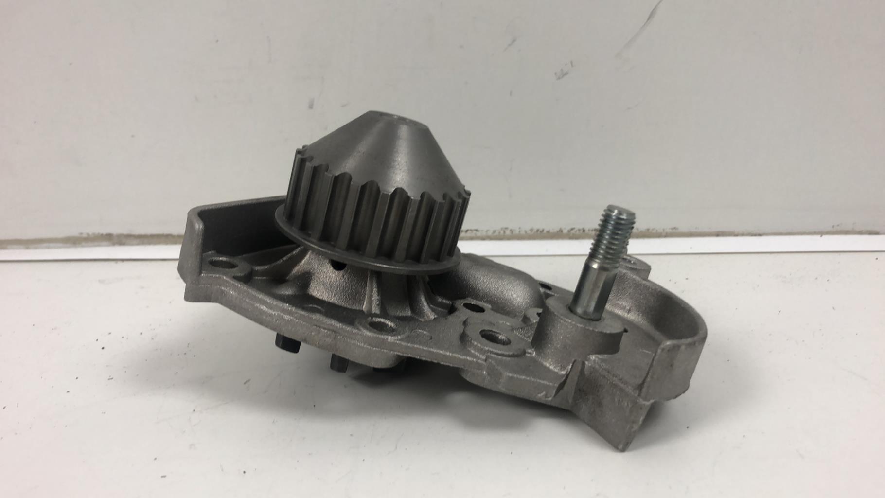 Pompe à eau RENAULT R19 PHASE 2  - 1
