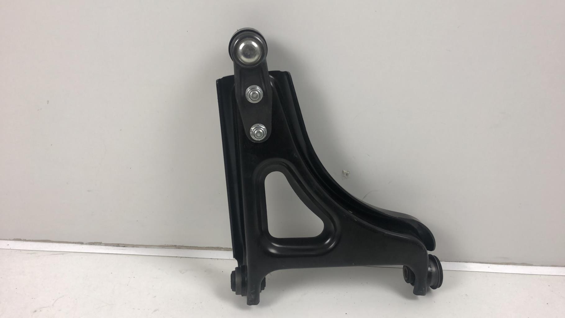 Triangle avant gauche RENAULT TWINGO 1 PHASE 2 Essence - 1