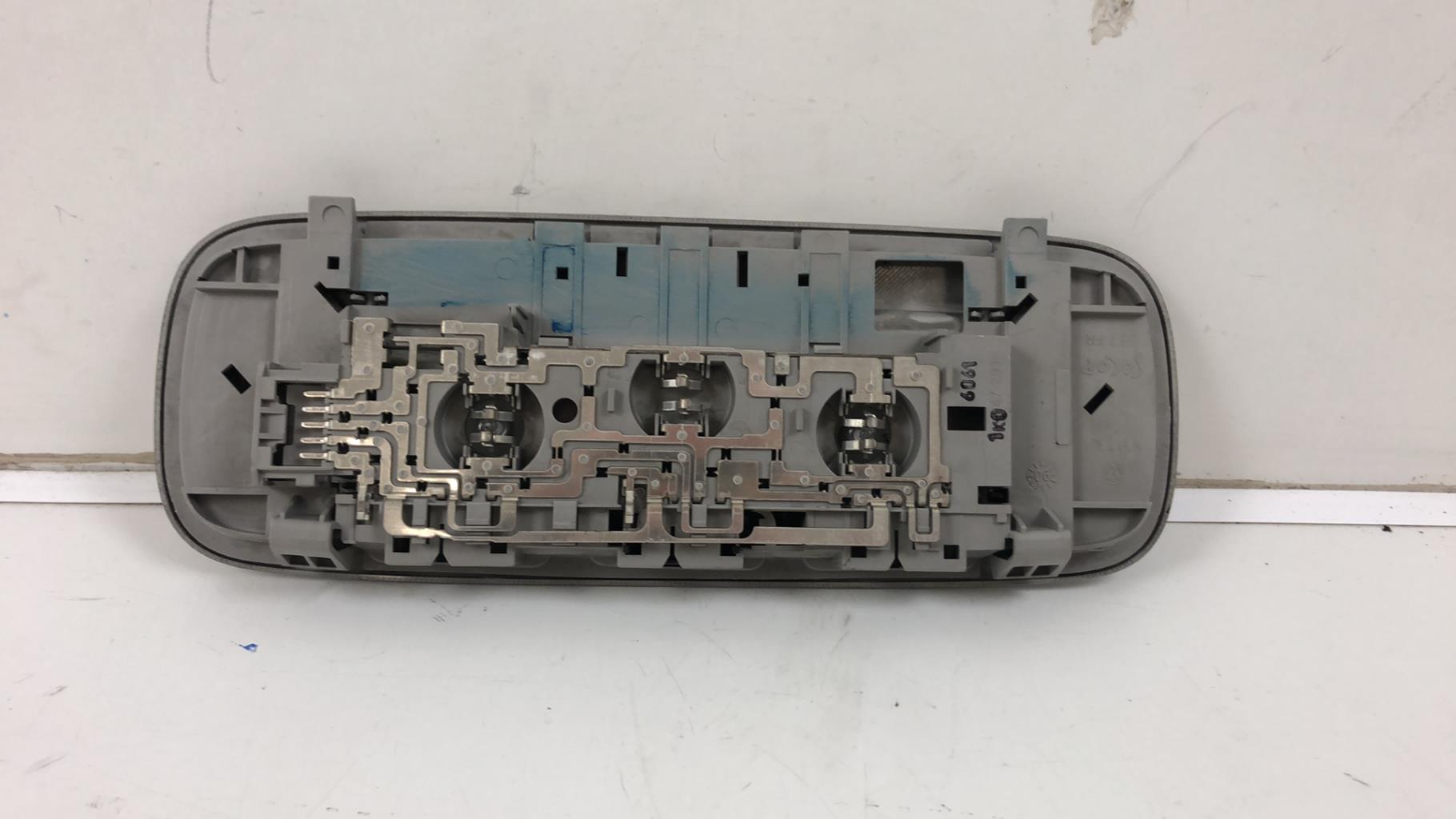 Eclairage de plafonnier VOLKSWAGEN GOLF 5 Diesel - 1