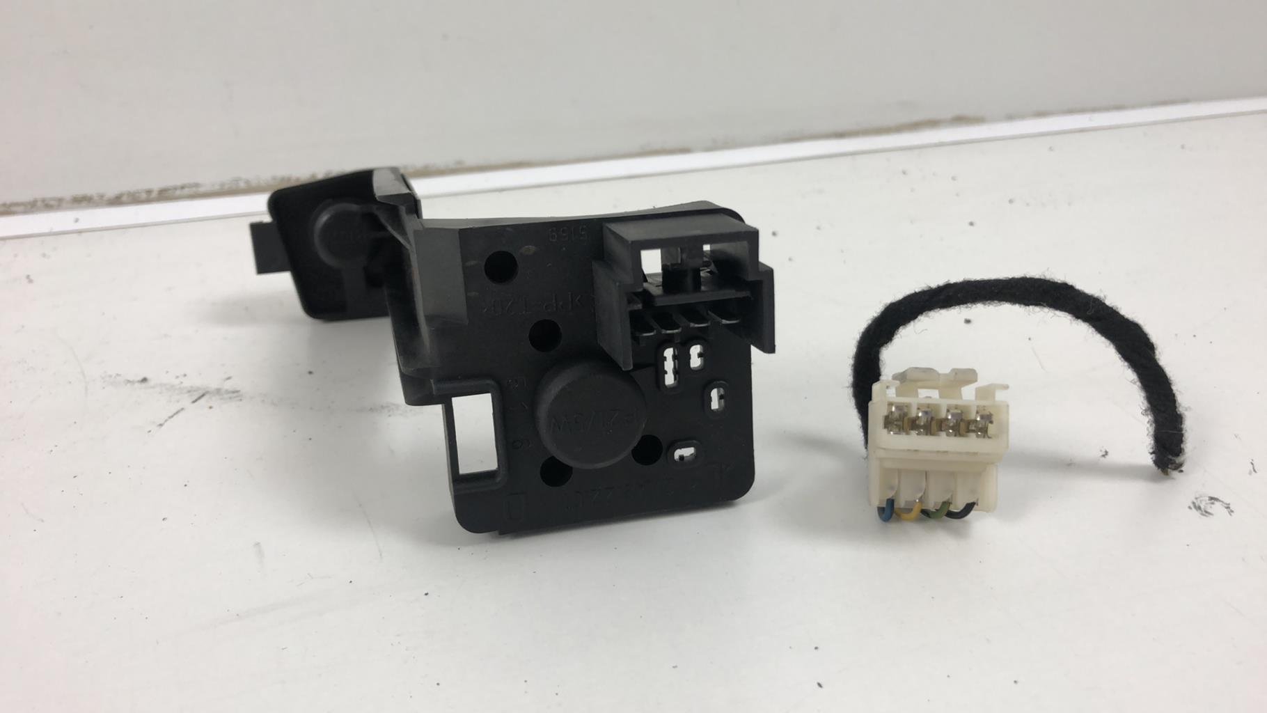 Base portalampade fanale posteriore destro FIAT CROMA 2 PHASE 2 BREAK Diésel - 1