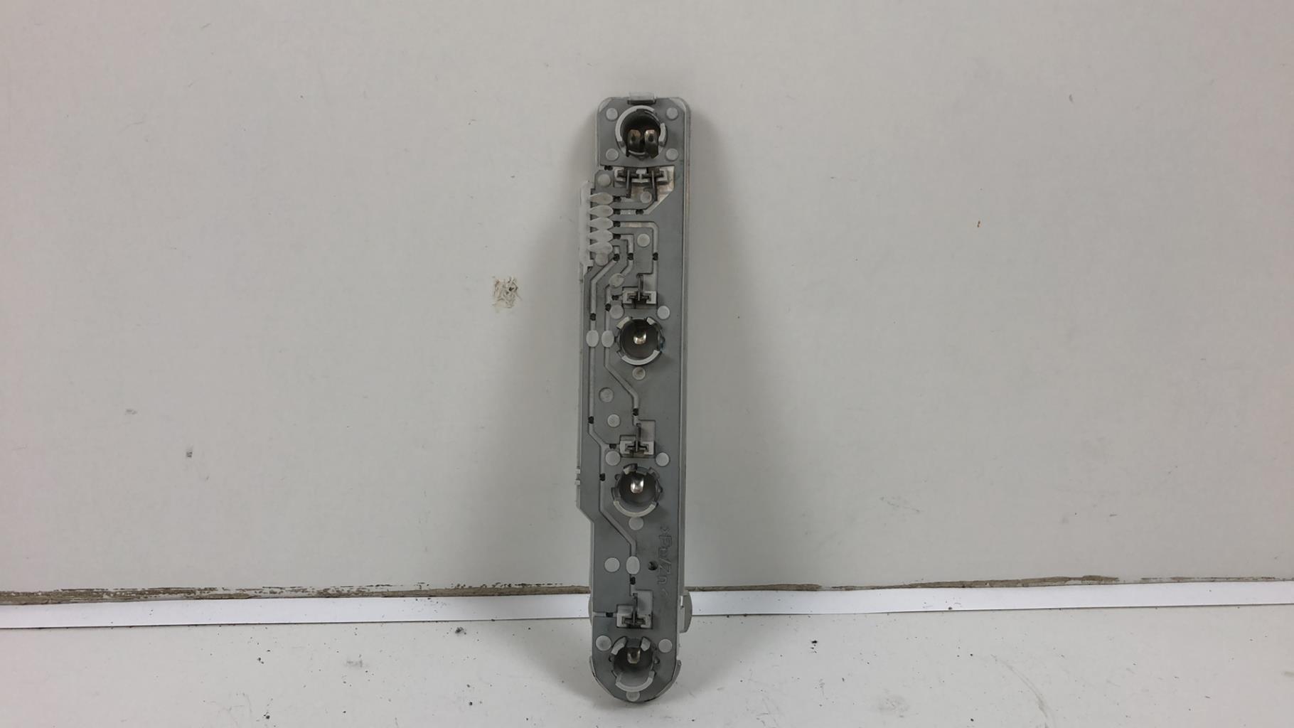 Base portalampade fanale posteriore destro SKODA FABIA 1 PHASE 1 Diésel - 1