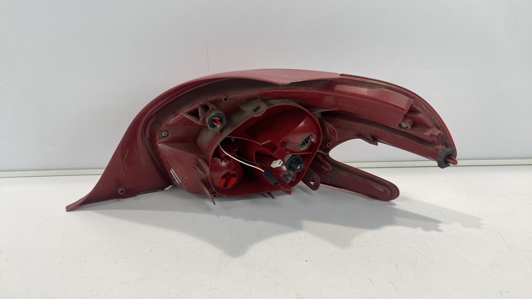 Fanale posteriore principale sinistro (luci) PEUGEOT 208 1 PHASE 1 Diésel - 1