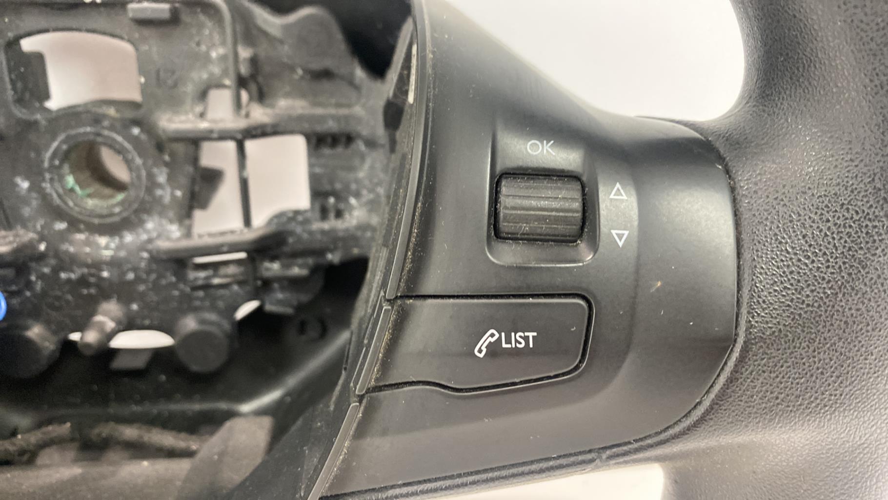 Volante PEUGEOT 208 1 PHASE 1 Diésel - 1