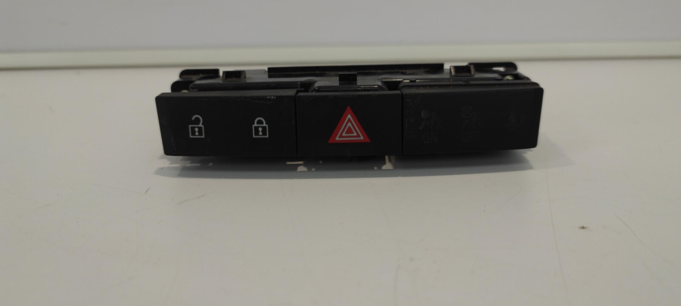 Bouton de warning OPEL ASTRA J PHASE 1 Diesel - 1