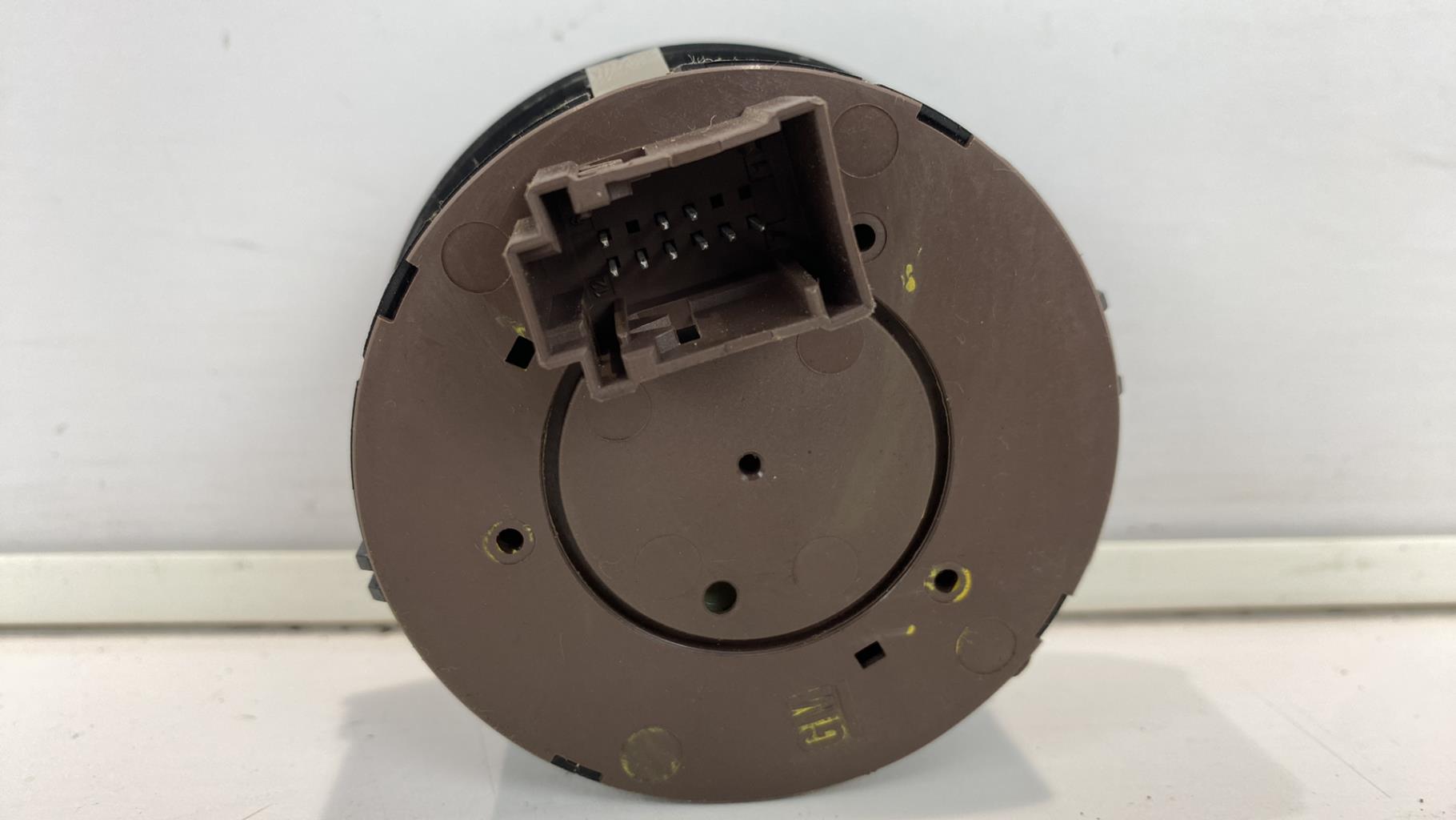 Commande de phare OPEL CORSA D PHASE 1 Diesel - 1