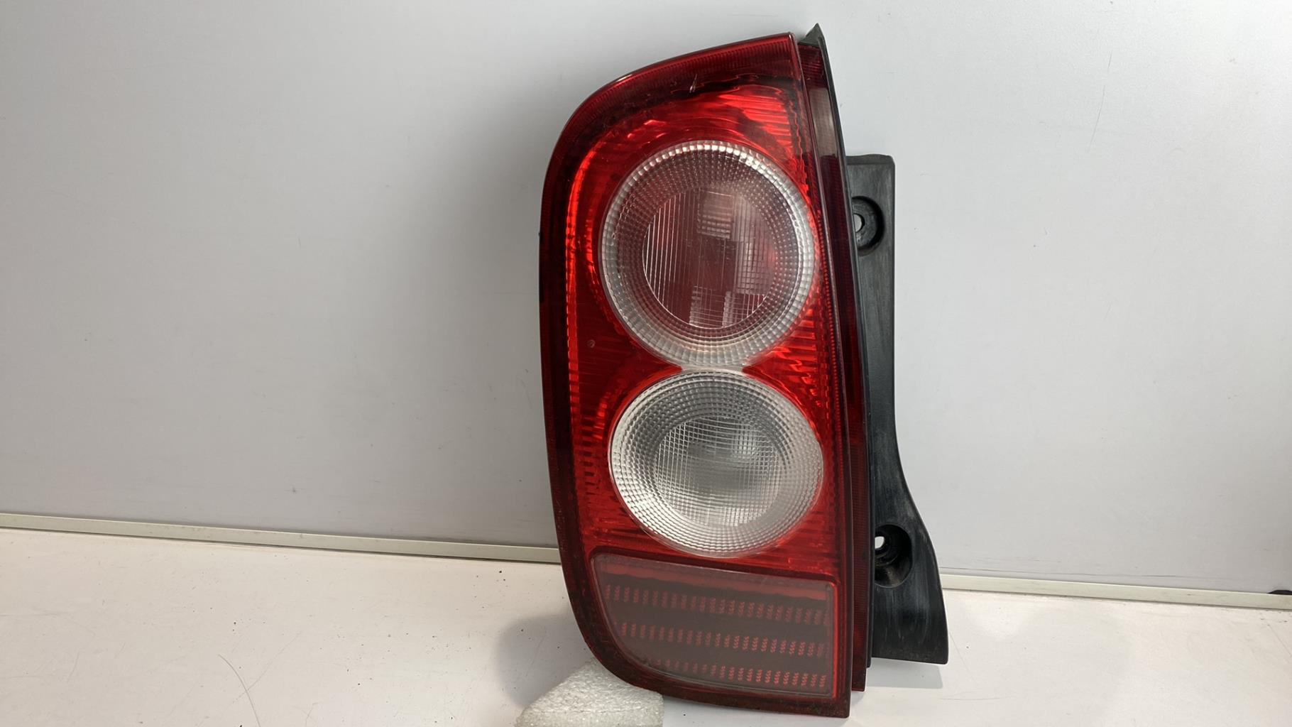 Fanale posteriore principale sinistro (luci) NISSAN MICRA 3 PHASE 1 Gasolina - 1