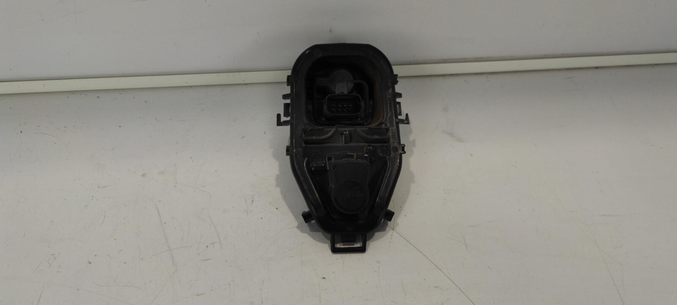 Base portalampade fanale posteriore destro RENAULT CLIO 4 PHASE 1 Diésel - 1