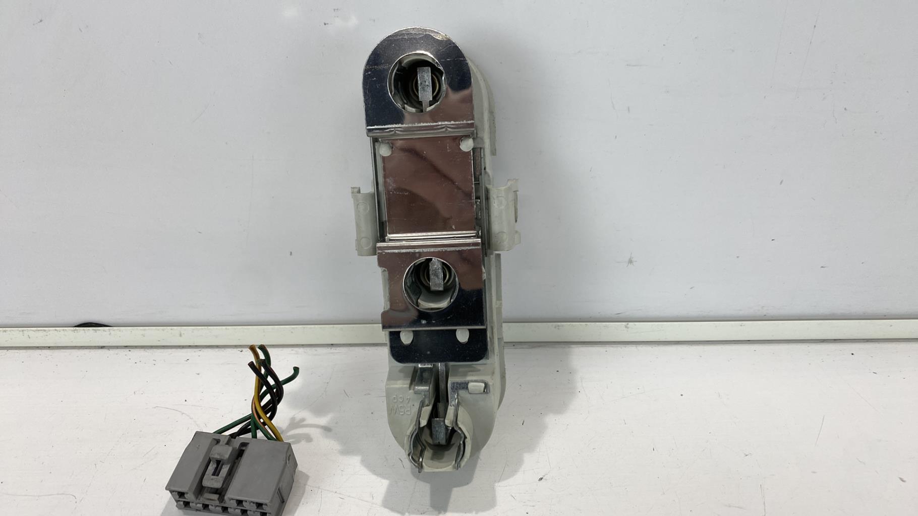 Base portalampade fanale posteriore destro VOLVO V 40 1 PHASE 1 BREAK Diésel - 1