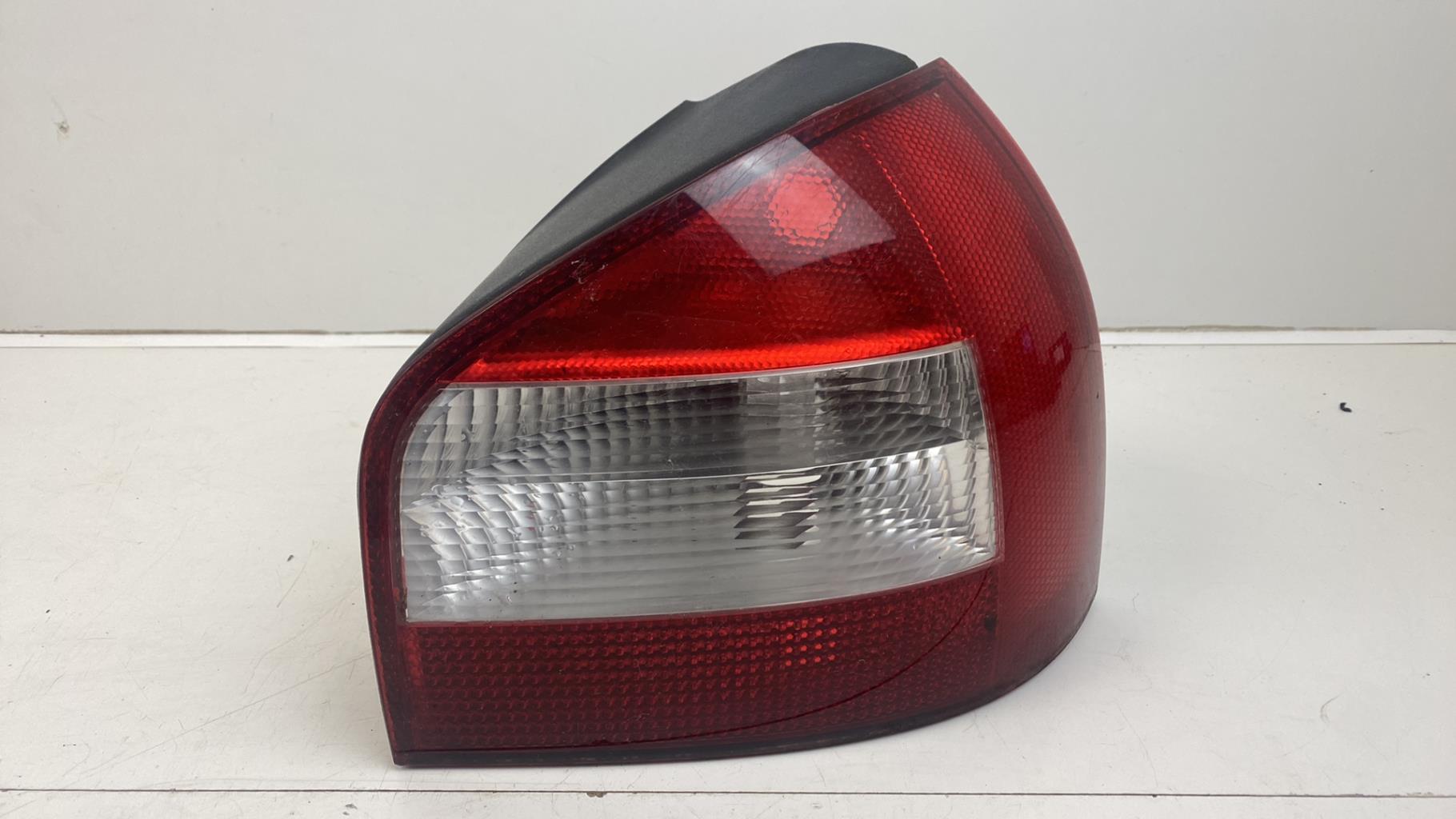Fanale posteriore principale destro (luci) AUDI A3 1 PHASE 2 Diésel - 1