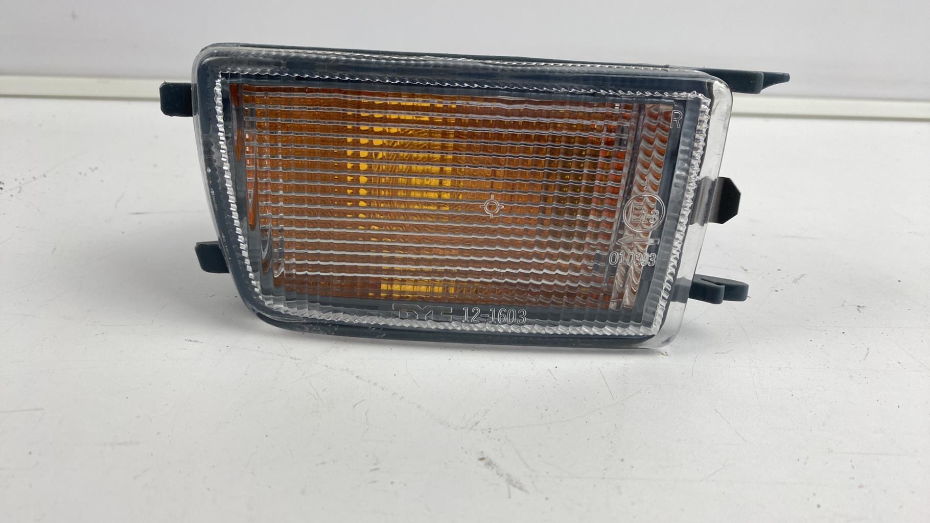 Ripetitore lampeggiante anteriore destro (Luci) VOLKSWAGEN GOLF 3 Diésel - 1