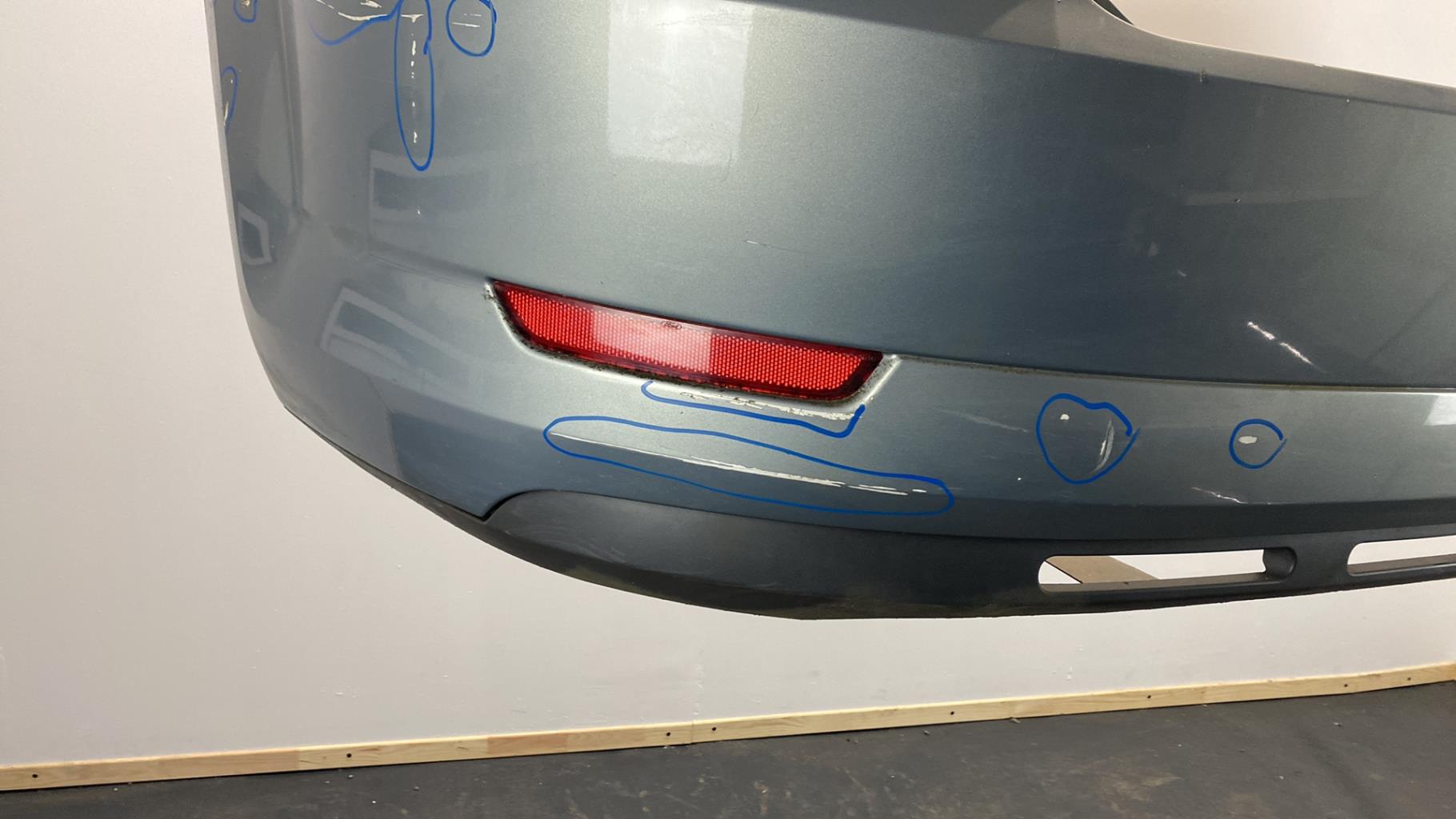 Pare choc arriere FORD MONDEO 3 PHASE 1 Diesel - 1