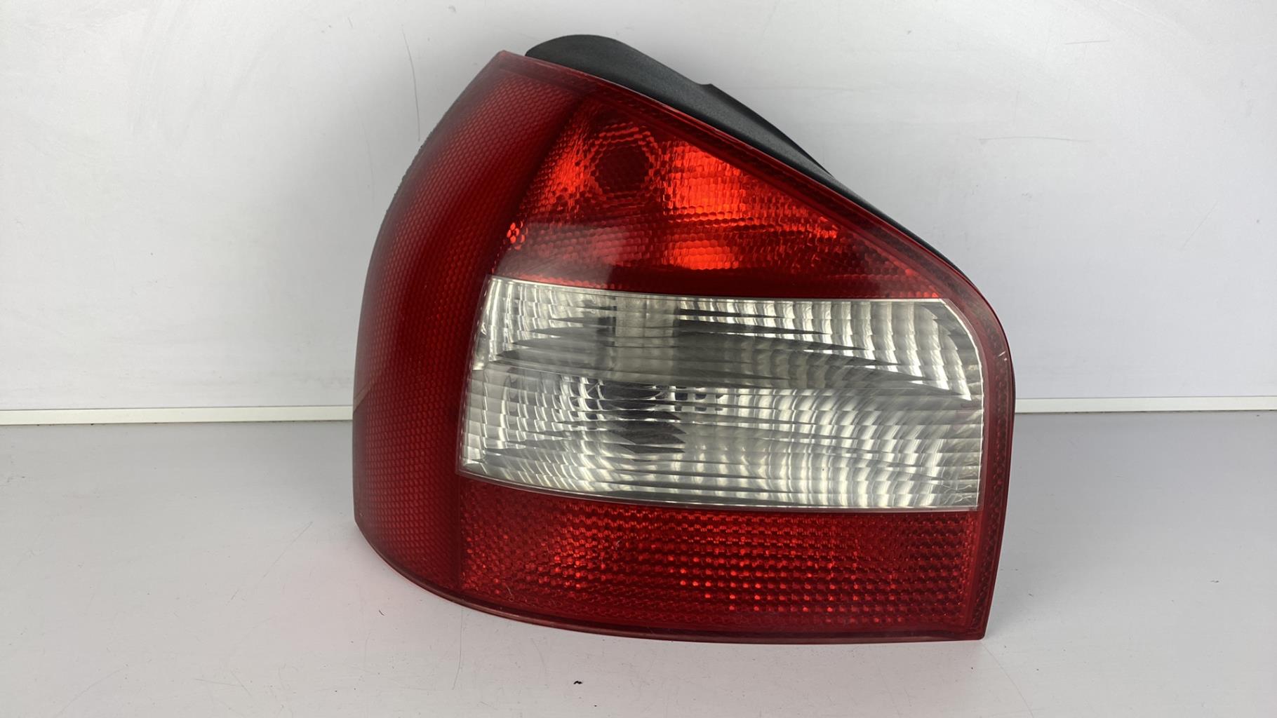 Fanale posteriore principale sinistro (luci) AUDI A3 1 PHASE 2 Diésel - 1