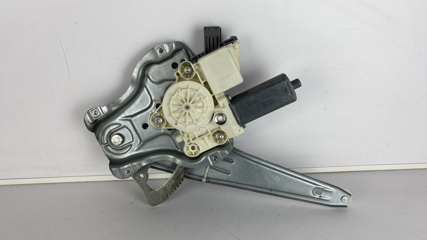 Alzacristalli elettrico posteriore sinistro TOYOTA AVENSIS 2 PHASE 2 Diésel - 1
