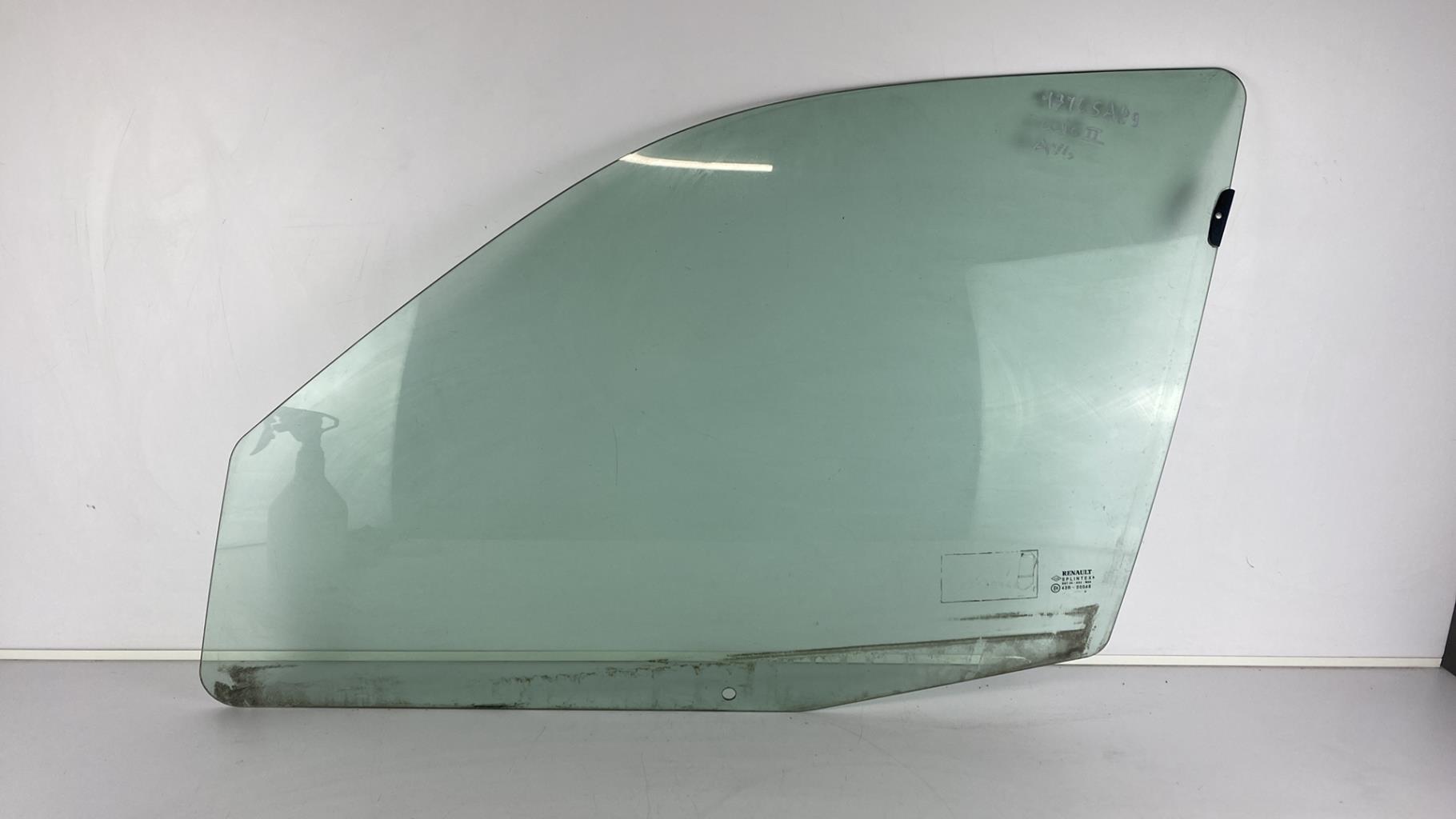 Vitre avant gauche RENAULT CLIO 2 PHASE 1 Essence - 1